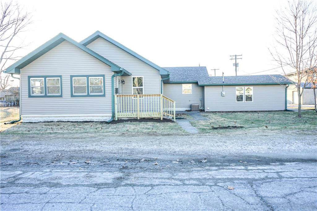 52 16TH Avenue - Photo 1
