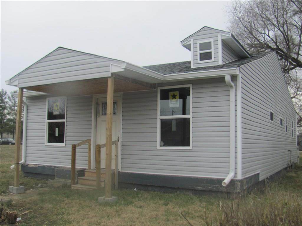 2418 Columbia Avenue - Photo 1