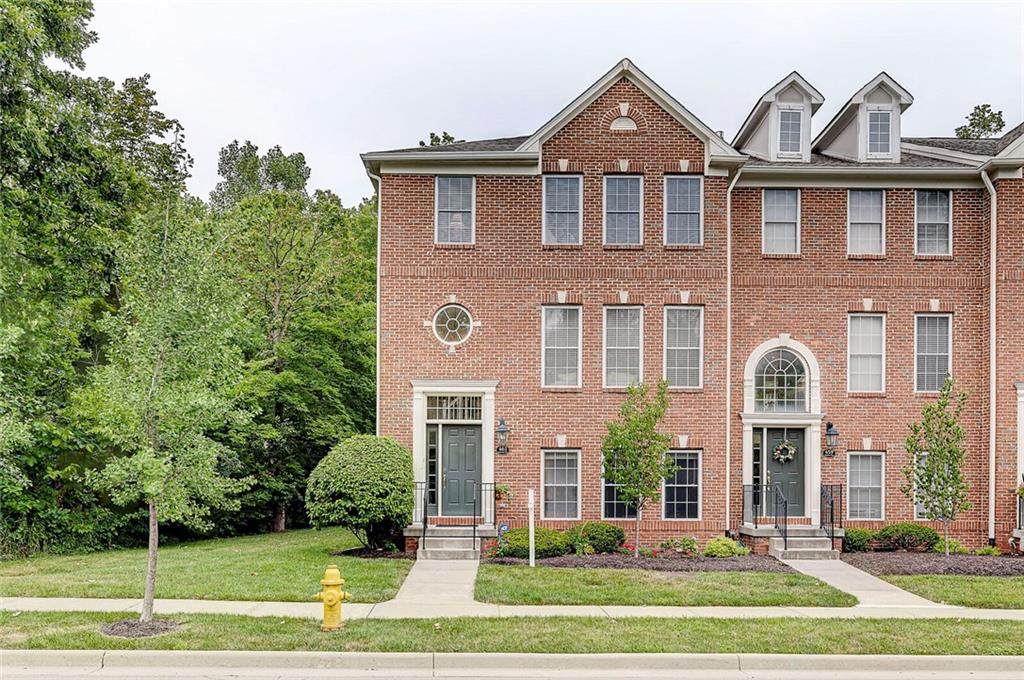 461 Autumn Drive - Photo 1