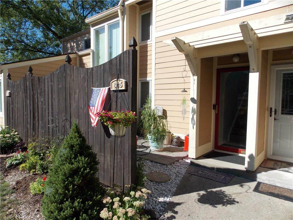 625 Cobblestone Road - Photo 1