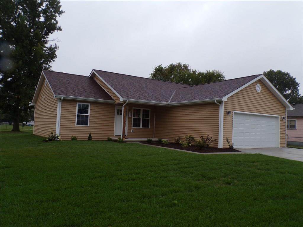 917 Oak Street - Photo 1