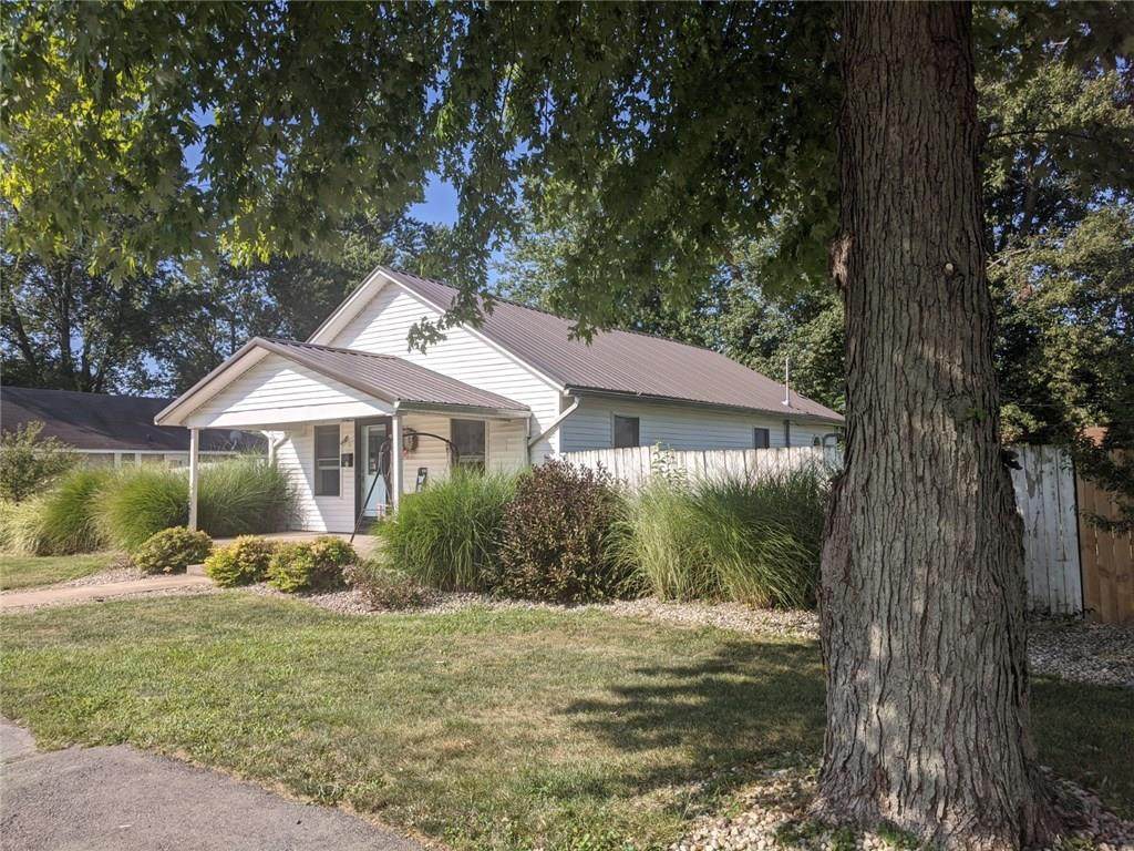 1127 George Street - Photo 1