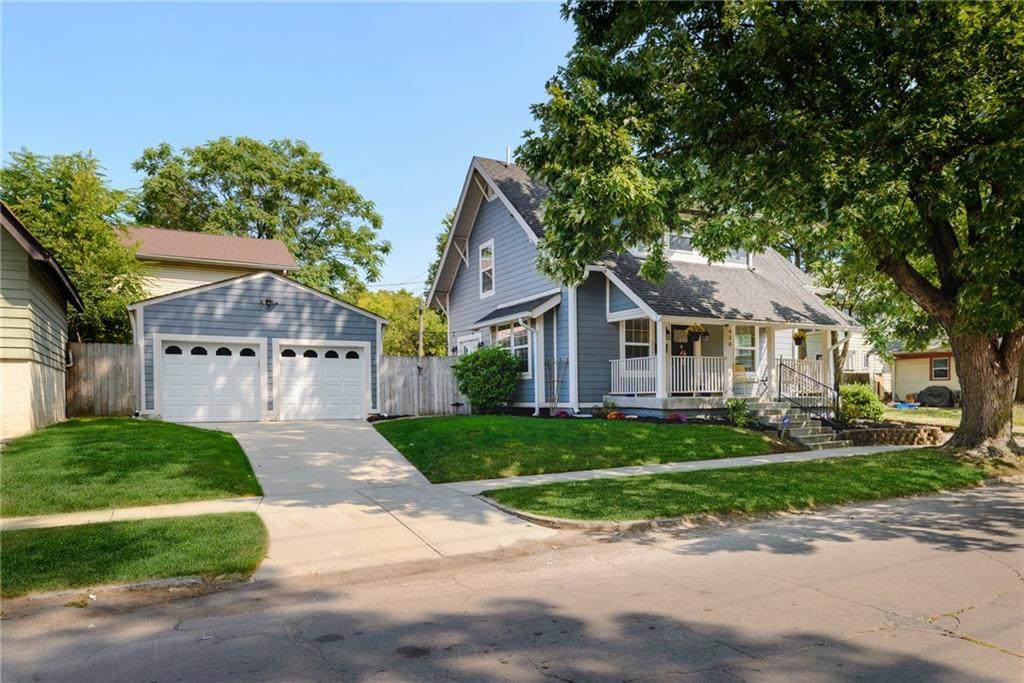 620 40th Street - Photo 1