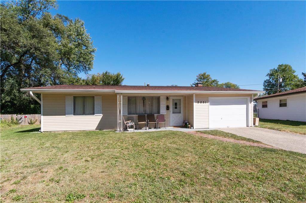 2821 Oakland Avenue - Photo 1