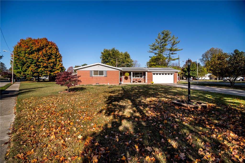 802 Parkview Drive - Photo 1