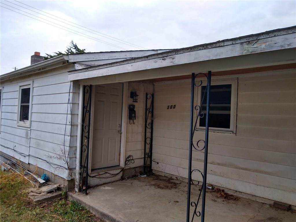 302 Sycamore Street - Photo 1