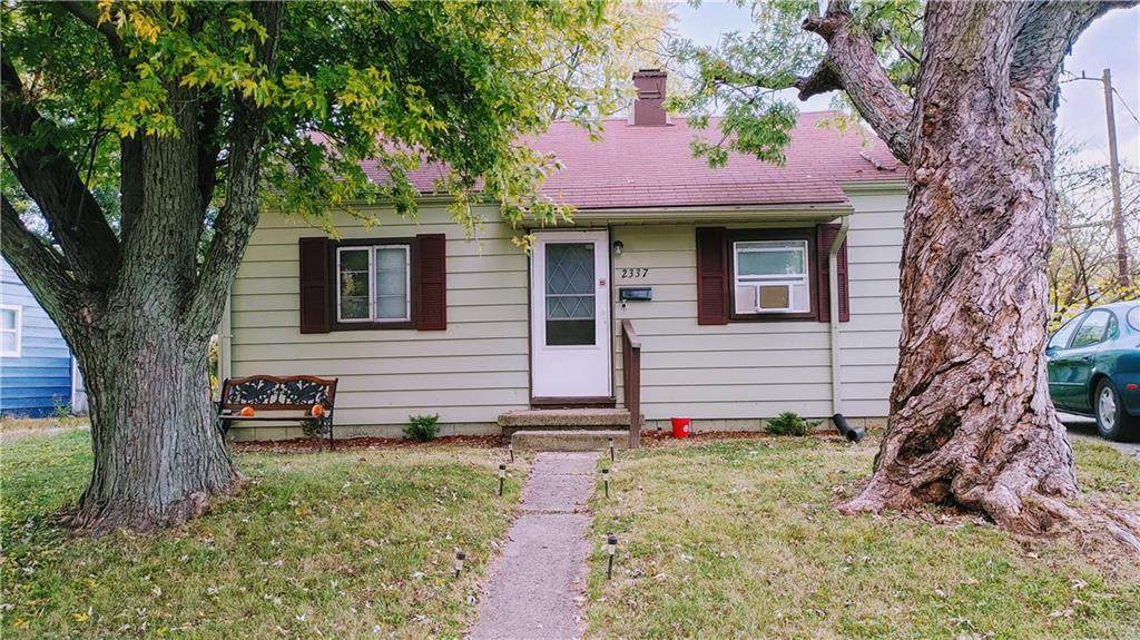 2337 Saint Paul - Photo 1