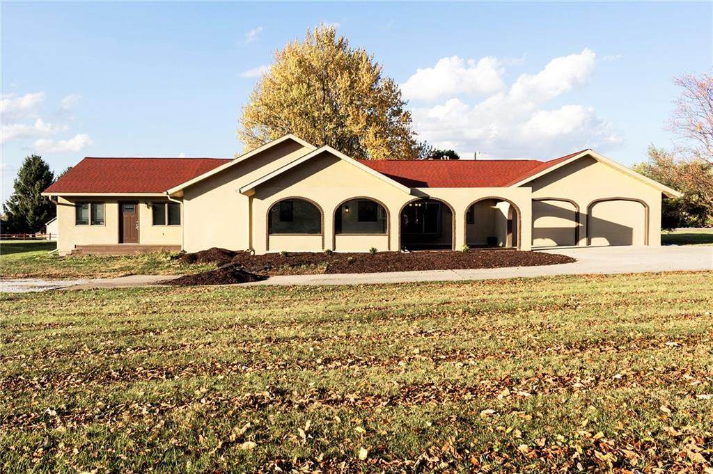 202 Greenwood Drive - Photo 1