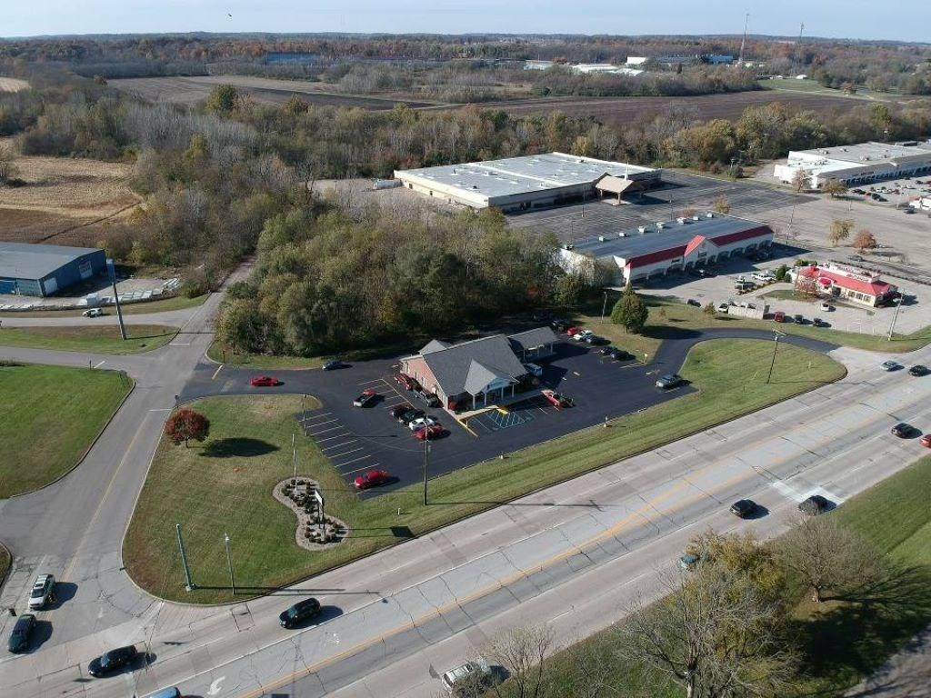 000 Elliott Avenue - Photo 1