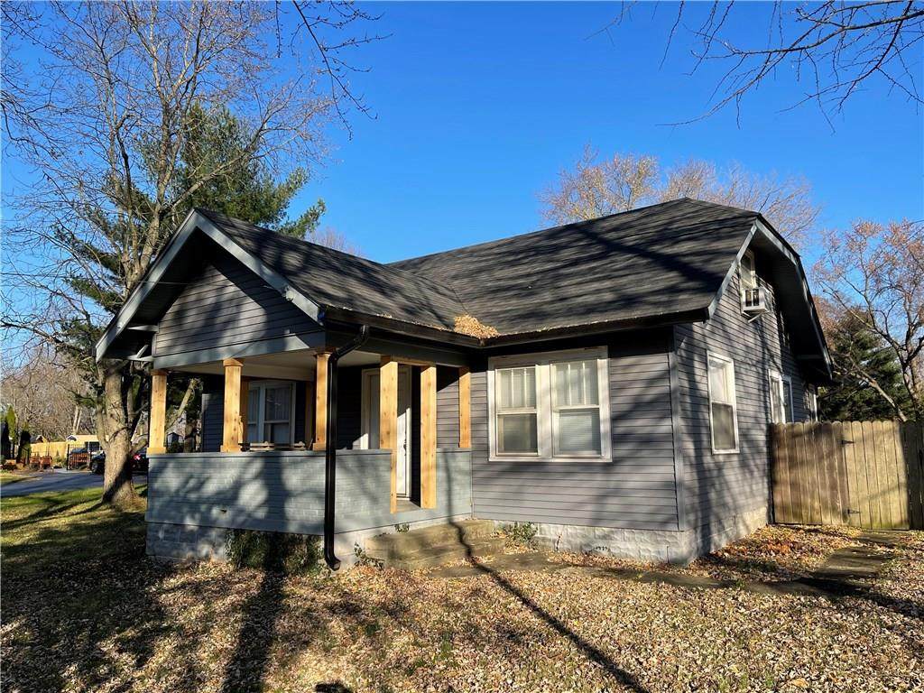 1034 Epler Avenue - Photo 1