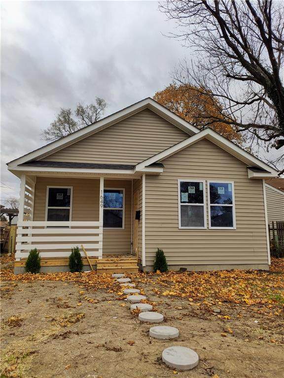 1649 Bradbury Avenue - Photo 1