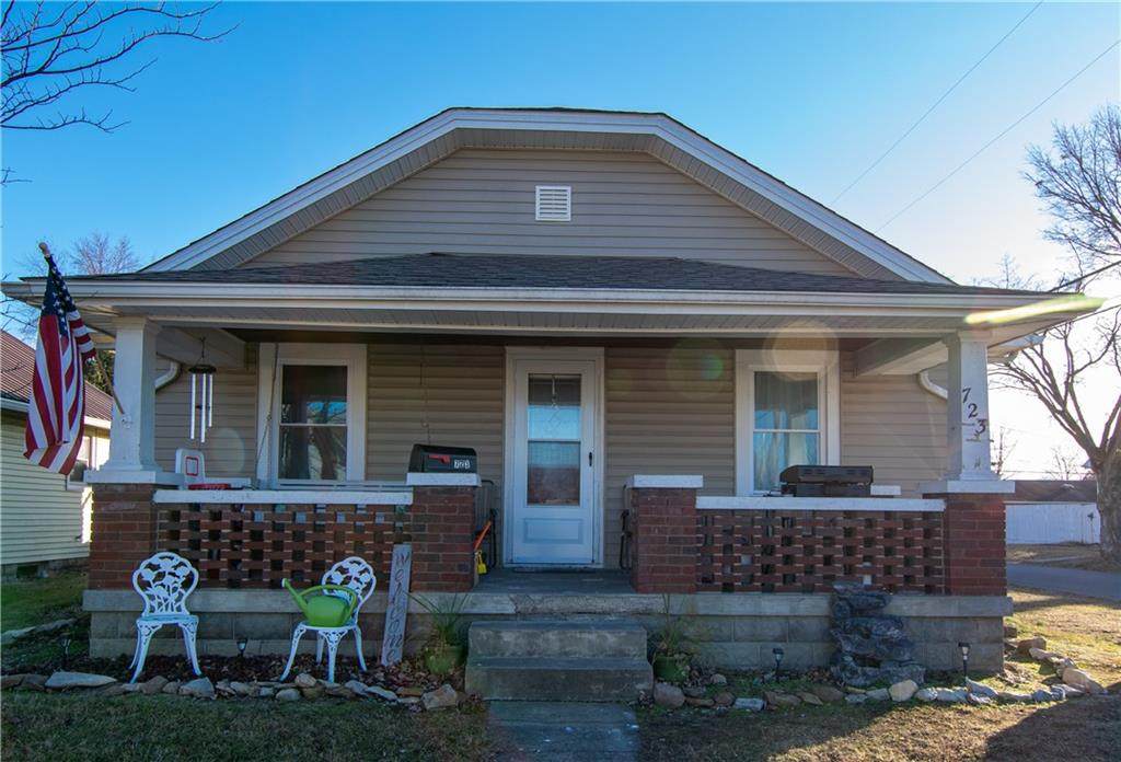 723 Jackson Street - Photo 1