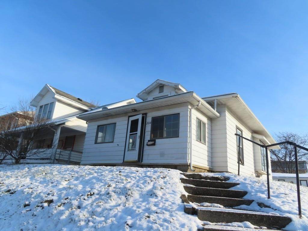 2014 Walnut Street - Photo 1
