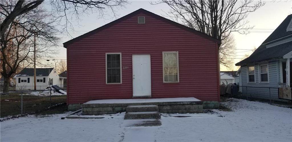 2209 9th Street - Photo 1
