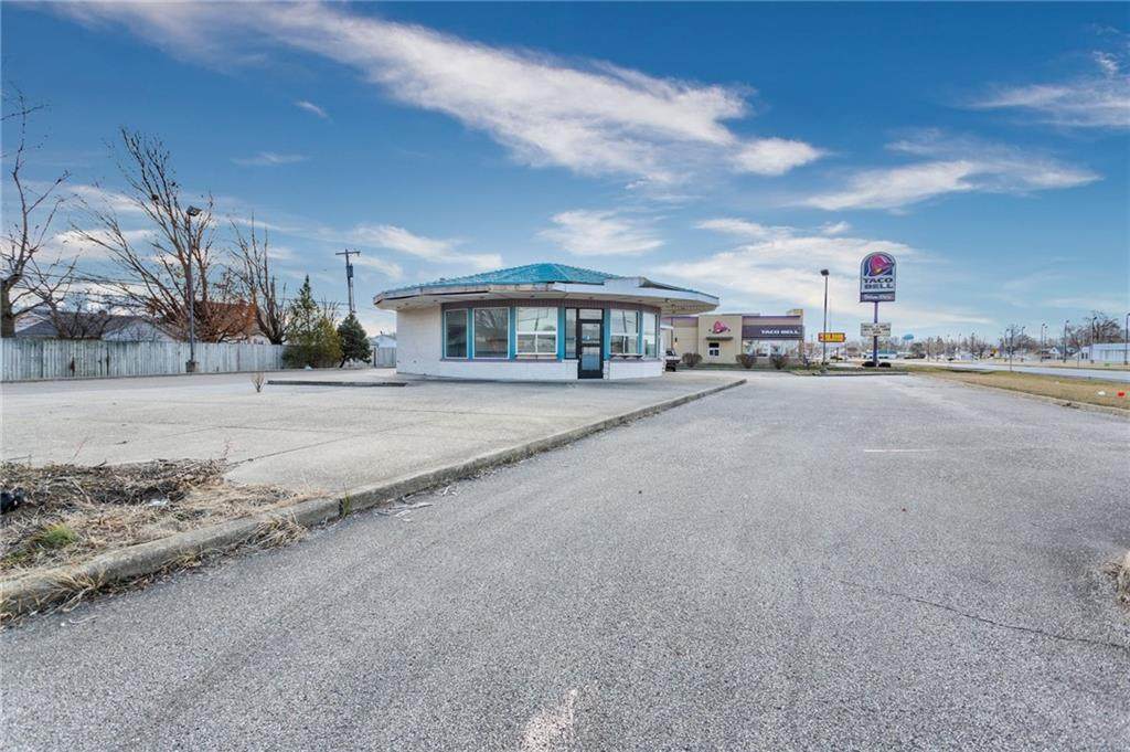 2630 Broadway Street - Photo 1