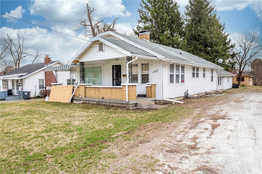 1807 10TH Street - Photo 1
