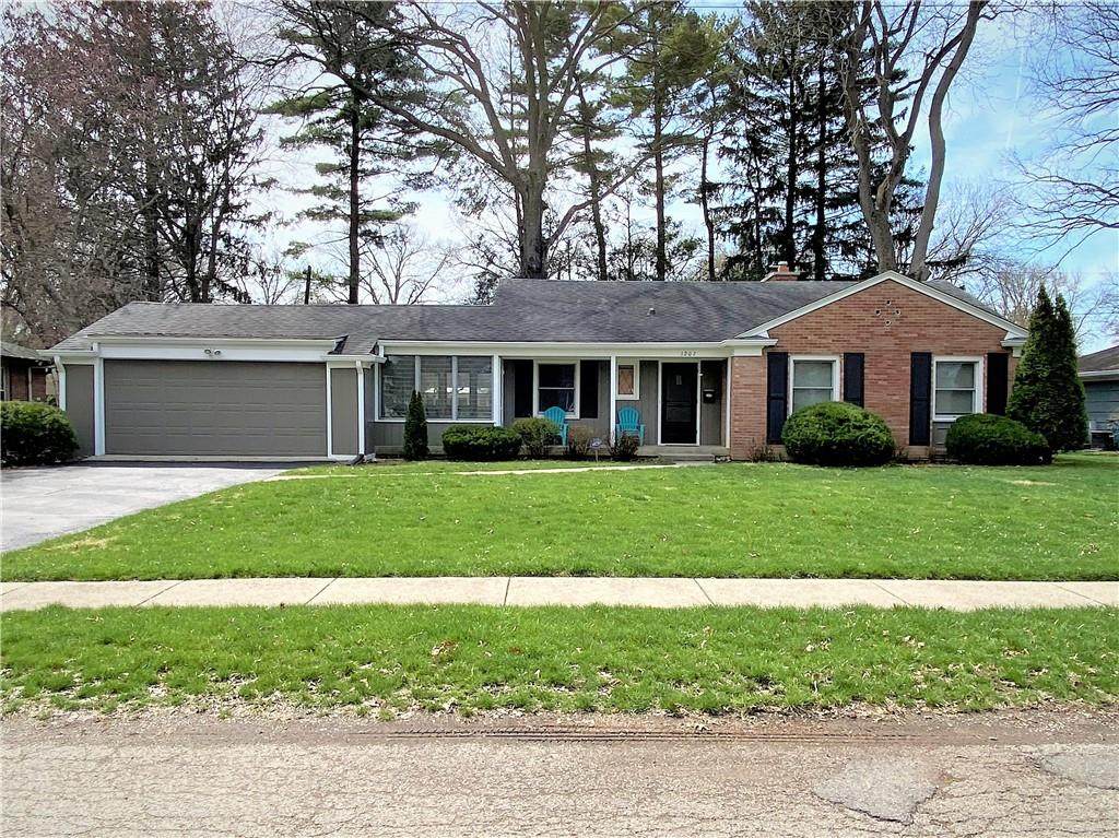 1207 Oak Ridge Drive - Photo 1