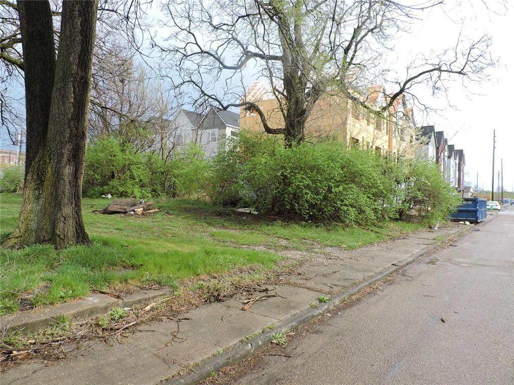 1557 Yandes Street - Photo 1