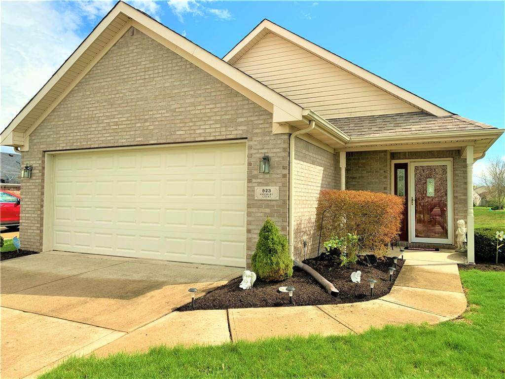 923 Amesbury Court - Photo 1