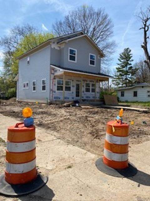 1301 25th Street - Photo 1