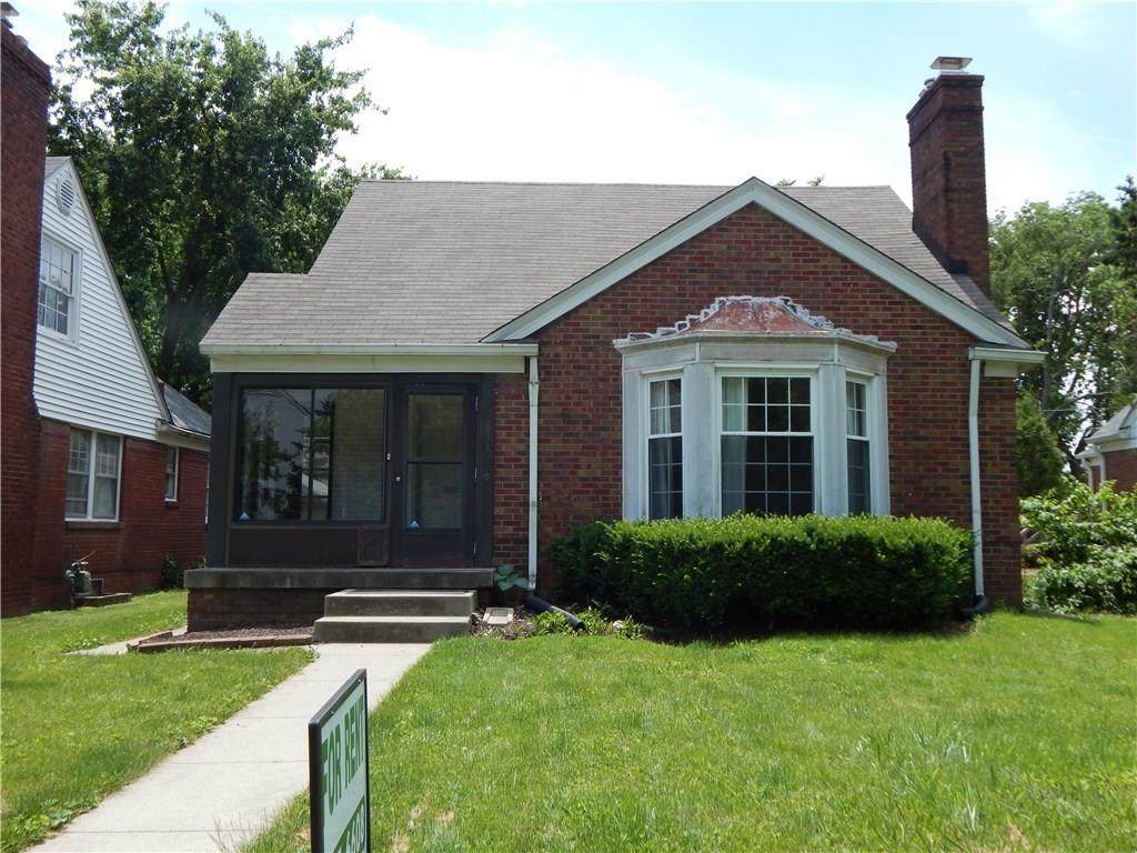 851 44th Street - Photo 1