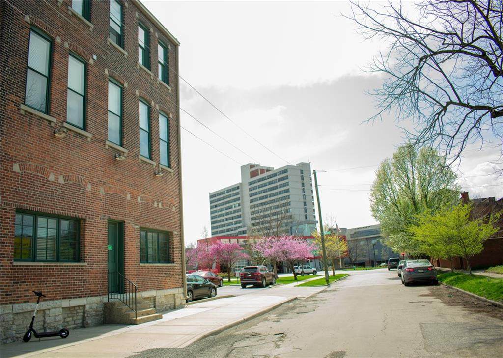 970 Fort Wayne Avenue - Photo 1