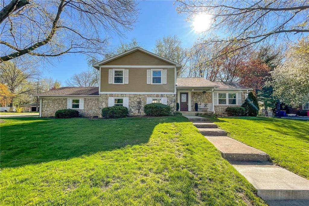 11007 Lakeshore Drive - Photo 1