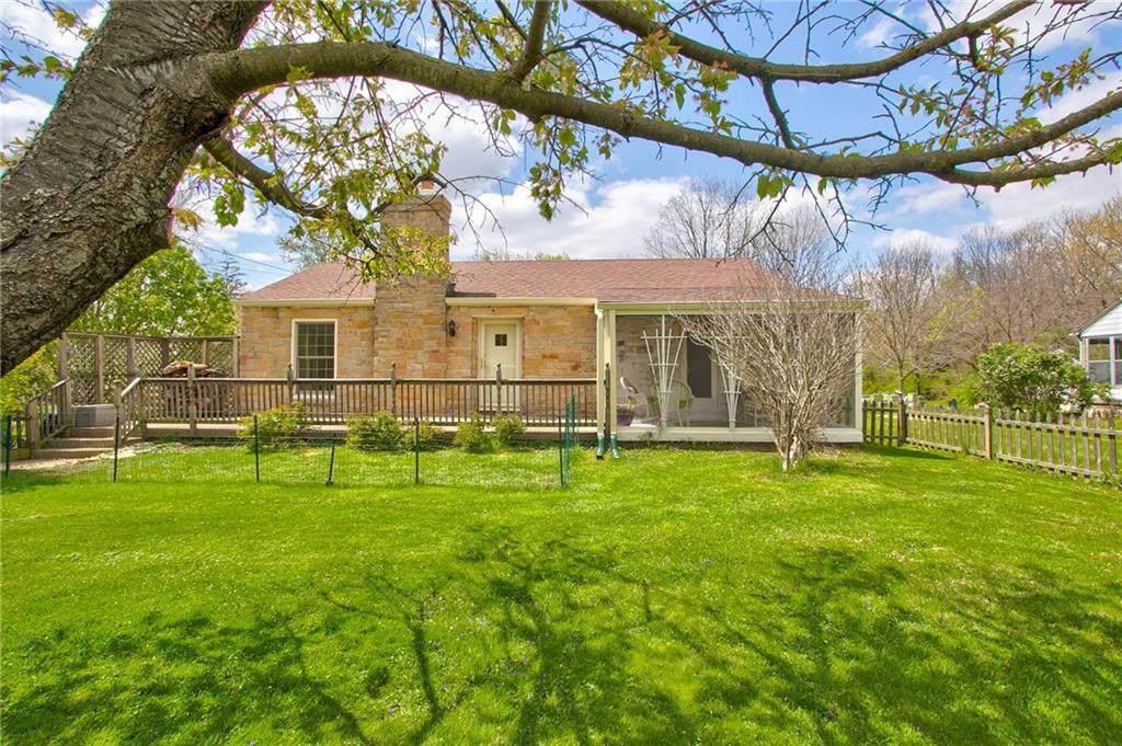 158 Franklin Road - Photo 1