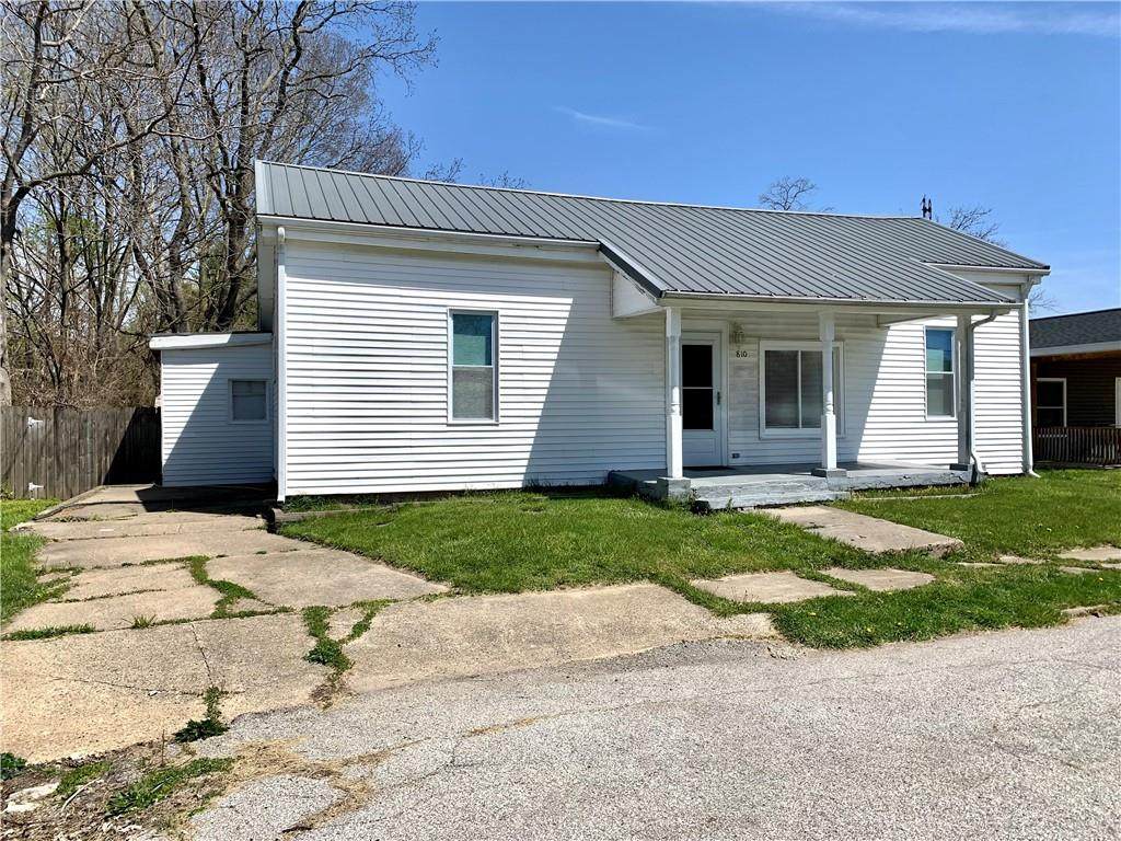 810 Liberty Street - Photo 1