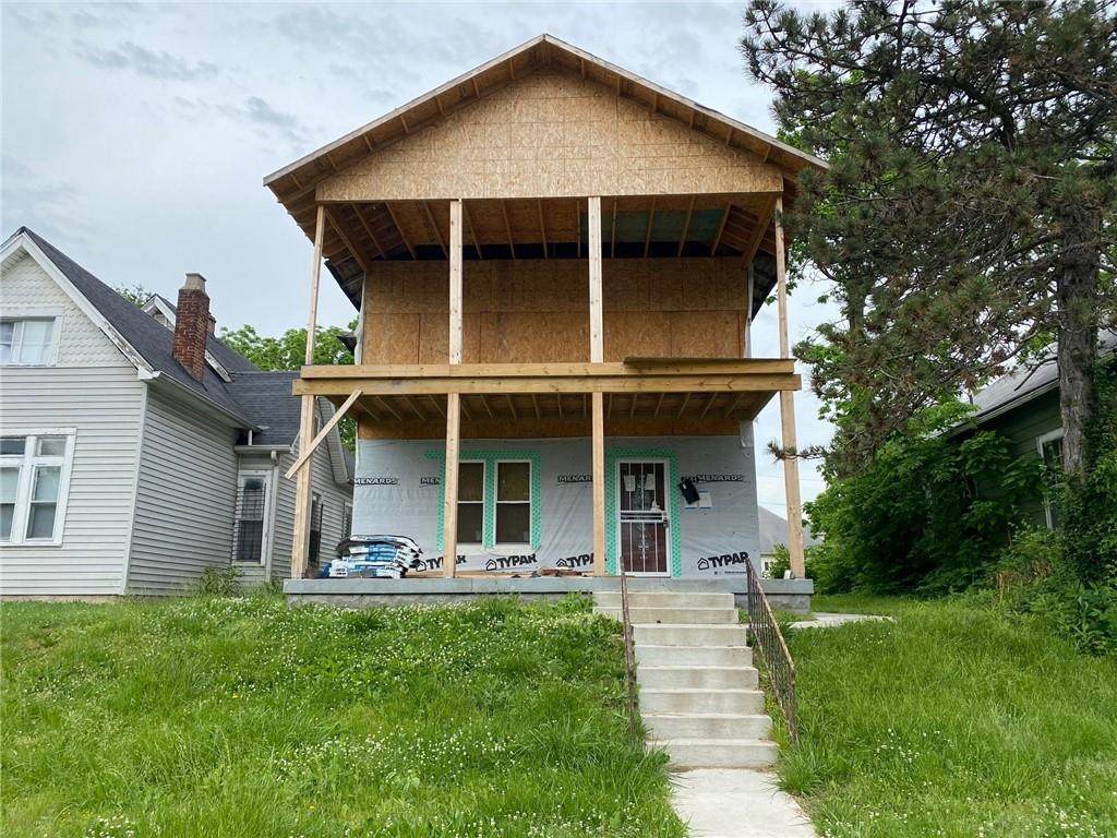 2544 Boulevard Place - Photo 1
