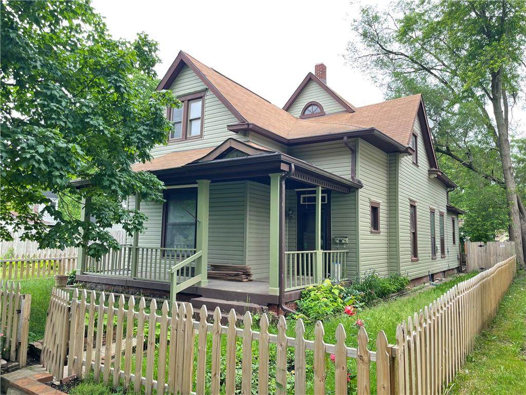 1049 Villa Avenue - Photo 1