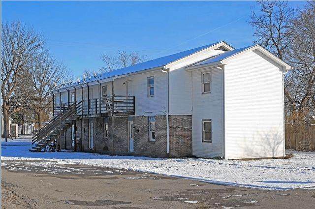 605 Pleasant Street - Photo 1