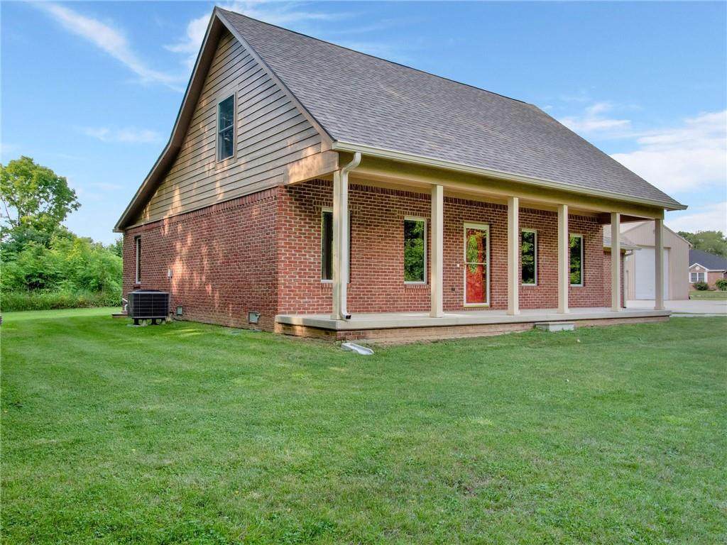 5169 North County Line Road - Photo 1