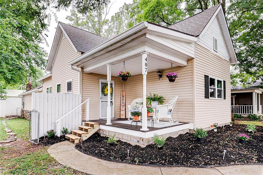 407 Vine Street - Photo 1