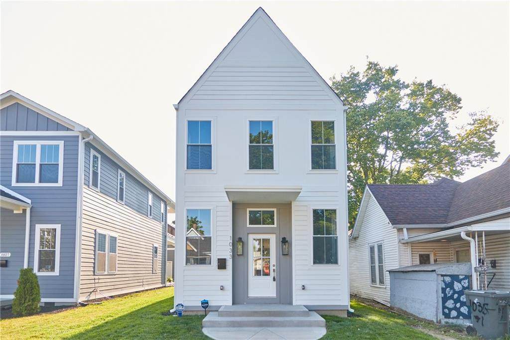 1033 Villa Avenue - Photo 1