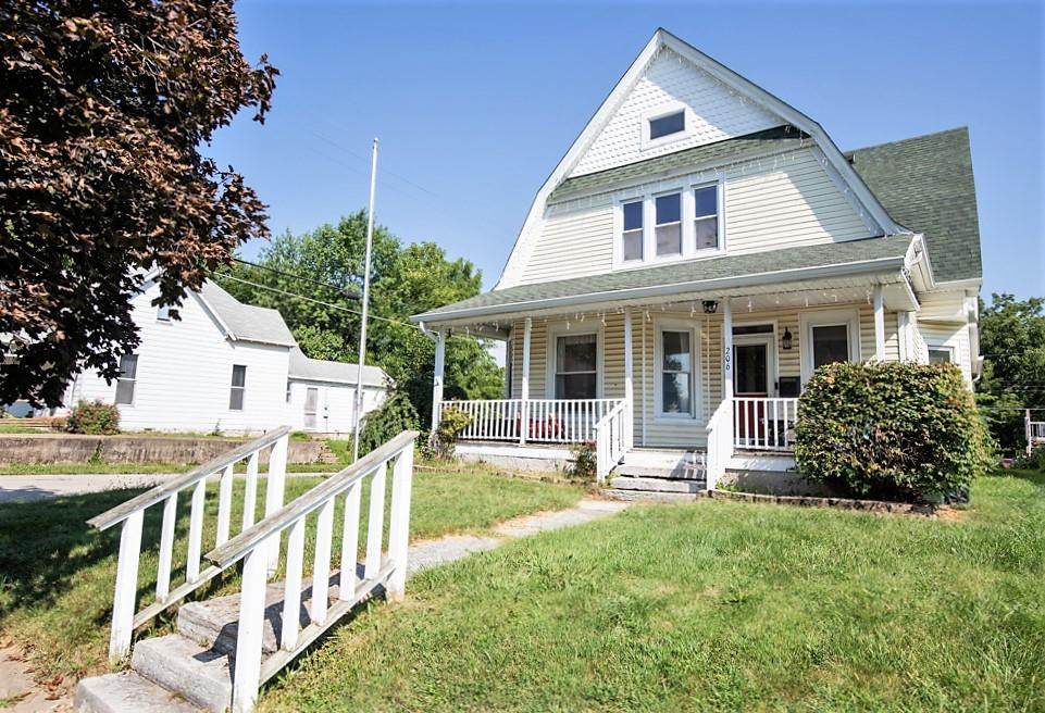 206 Sheridan Street - Photo 1