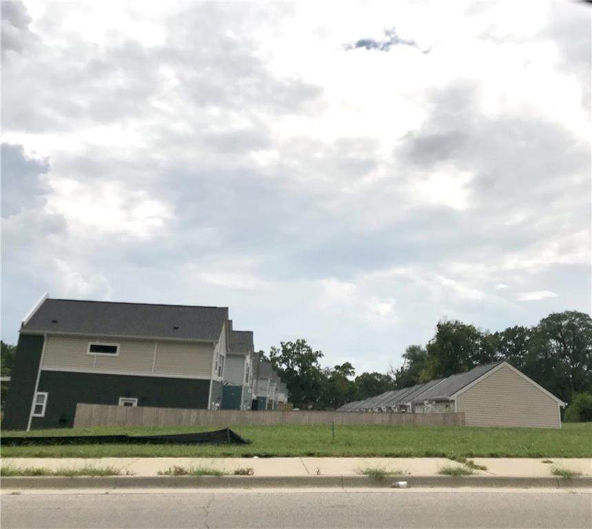 73 Steeples Boulevard - Photo 1