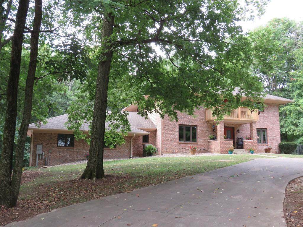 5575 Travis Road - Photo 1