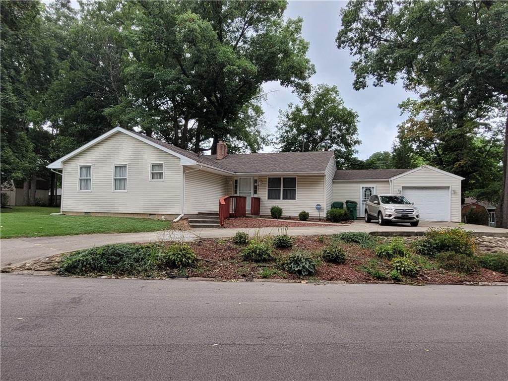 812 Stewart Drive - Photo 1