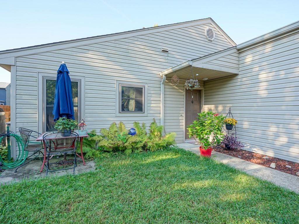 832 Crossbridge Court - Photo 1