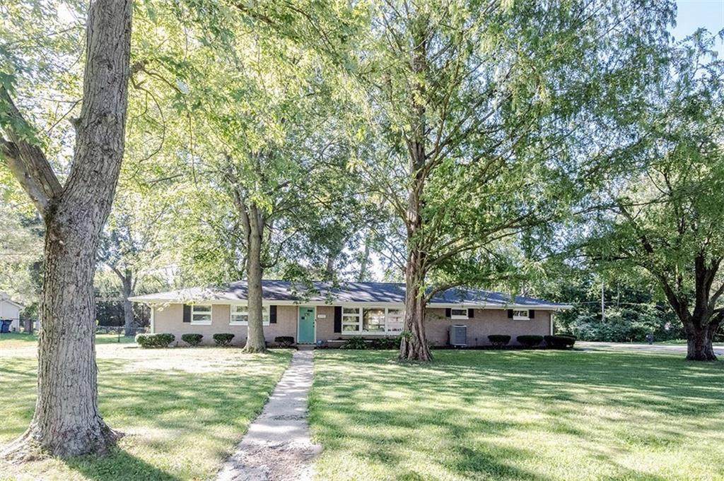 4903 70th Street - Photo 1