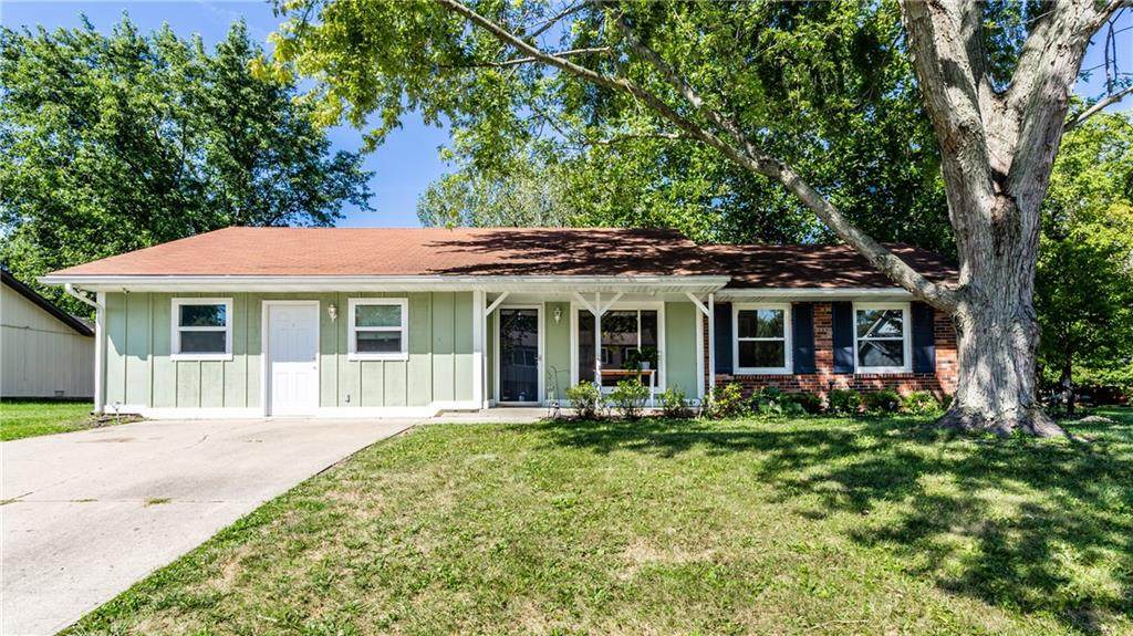 6816 Lakeknoll Drive - Photo 1