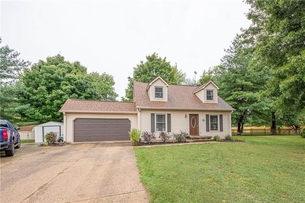 702 Riverside Court - Photo 1