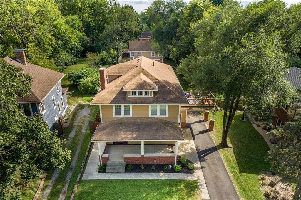 527 37th Street - Photo 1