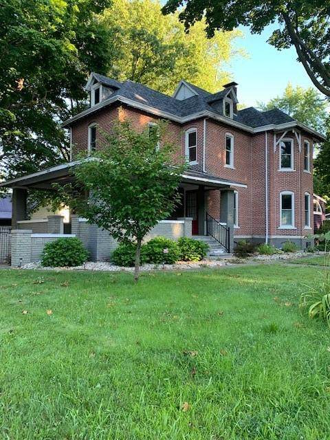 1406 W 8th Street - Photo 1