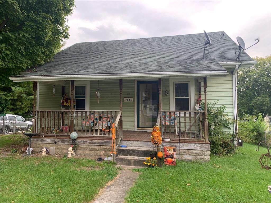 704 14th Street - Photo 1