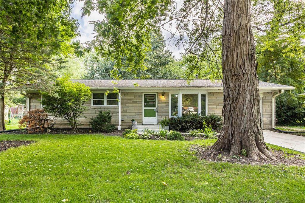 10321 College Avenue - Photo 1