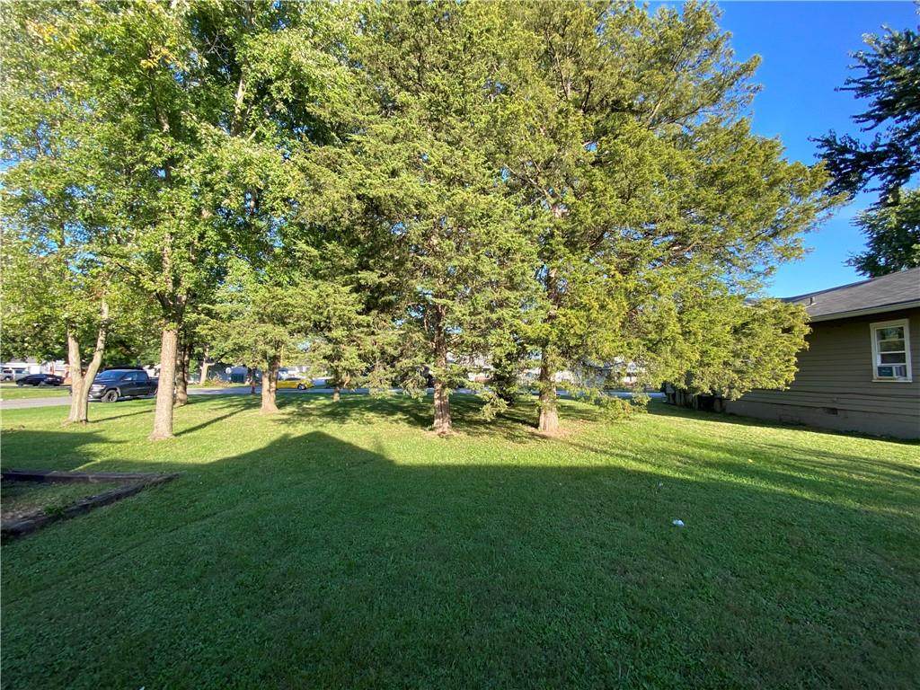 1758 Alton Avenue - Photo 1