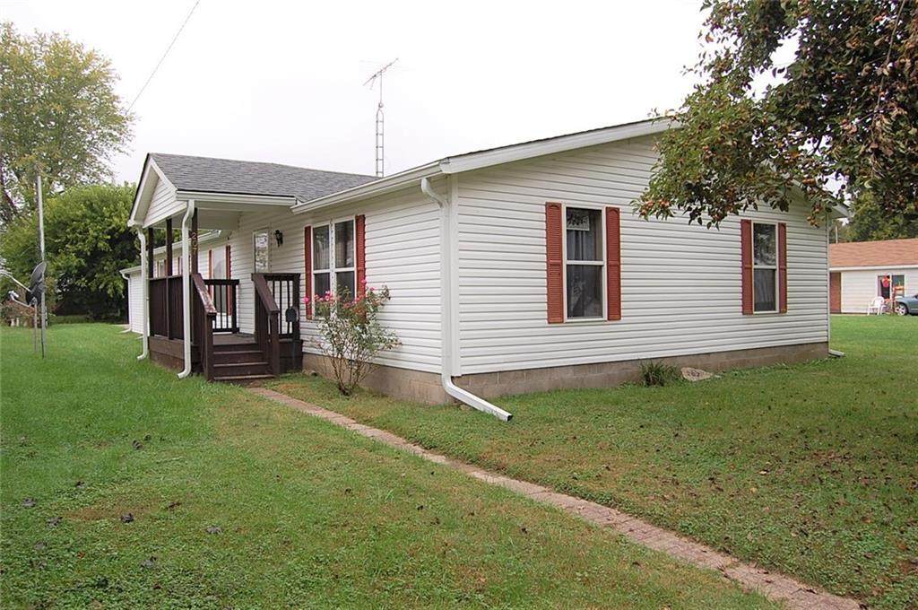 207 Lincoln Street - Photo 1