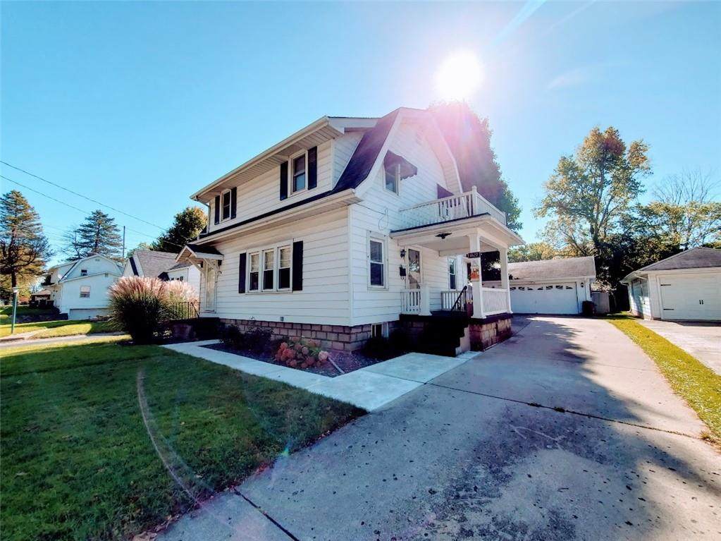 1627 8th Street - Photo 1